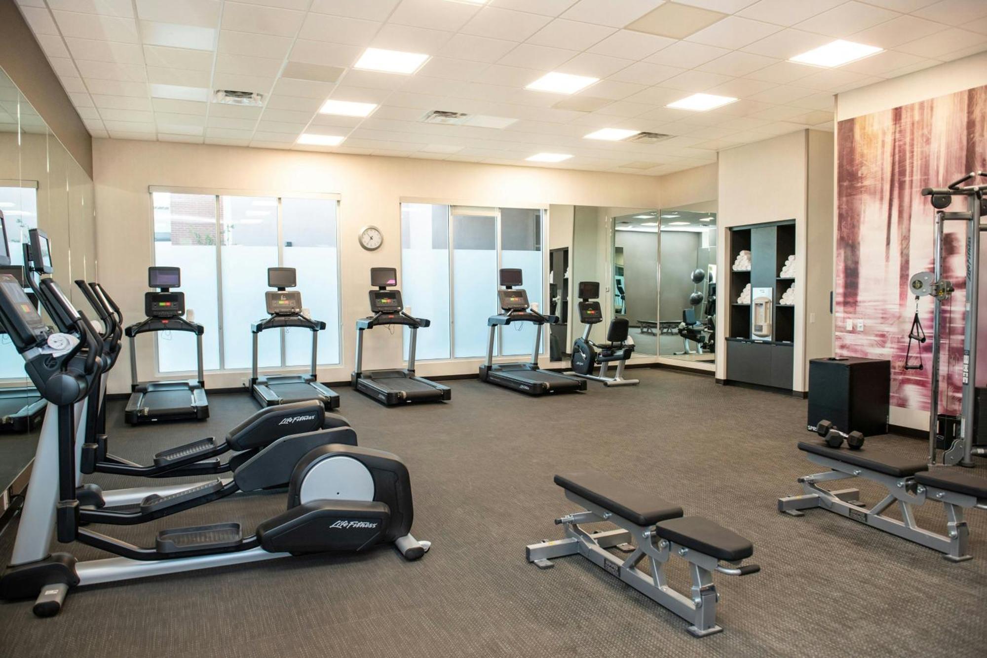 Courtyard By Marriott Mesa At Wrigleyville West Εξωτερικό φωτογραφία
